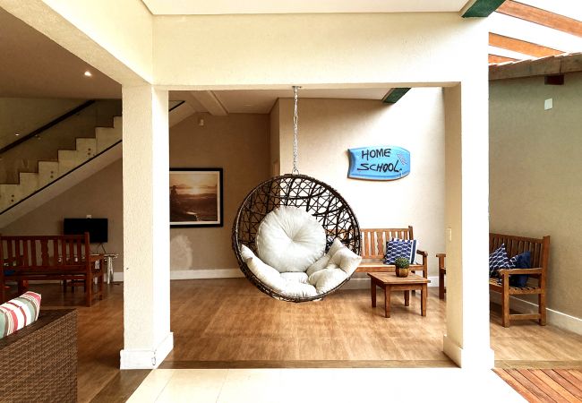 Casa em São Sebastião - Refúgio Perfeito: Conforto, Piscina e Praia! Casa em São Sebastião - Refúgio Perfeito: Conforto, Piscina e Praia!