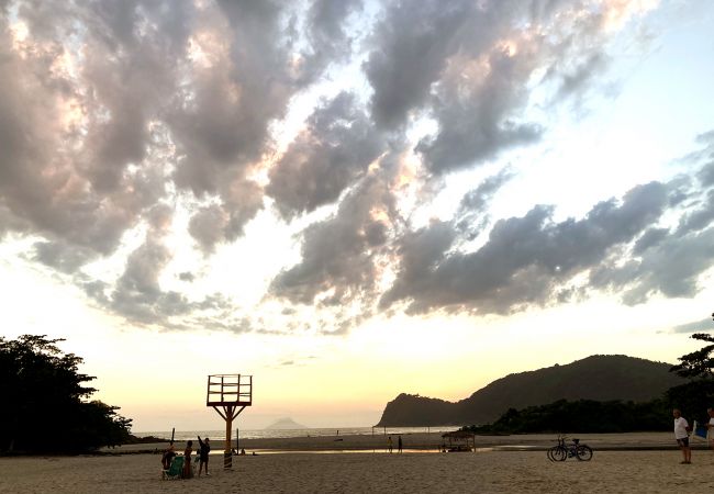 Casa em São Sebastião - Refúgio Perfeito: Conforto, Piscina e Praia! Casa em São Sebastião - Refúgio Perfeito: Conforto, Piscina e Praia!