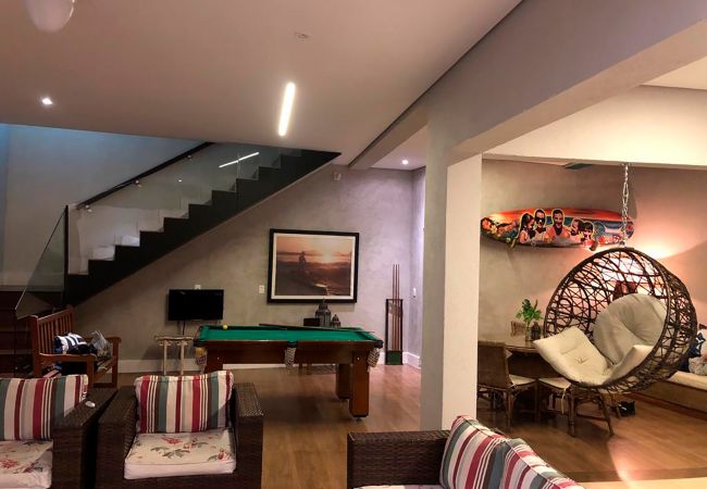 Casa em São Sebastião - Refúgio Perfeito: Conforto, Piscina e Praia! Casa em São Sebastião - Refúgio Perfeito: Conforto, Piscina e Praia!