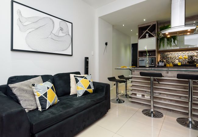 Apartamento em Rio de Janeiro - 800m da Praia de Copacabana | BC101 Apartamento em Rio de Janeiro - 800m da Praia de Copacabana | BC101