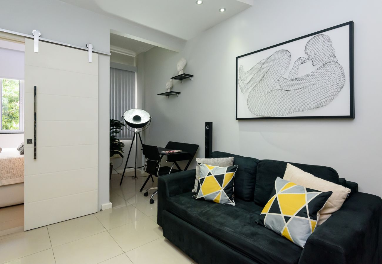 Sala de estar  Sala de estar confortável bem decorada