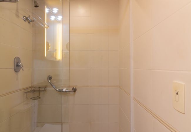Quarto em Rio de Janeiro - Suíte, piscina e academia | BPremium T5  Quarto em Rio de Janeiro - Suíte, piscina e academia | BPremium T5