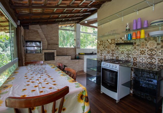 Casa em Ibiúna - Chácara c piscina, churrasqueira e Wi-Fi em Ibiúna Casa em Ibiúna - Chácara c piscina, churrasqueira e Wi-Fi em Ibiúna