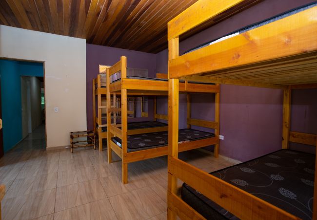 Casa em Ibiúna - Chácara c piscina, churrasqueira e Wi-Fi em Ibiúna Casa em Ibiúna - Chácara c piscina, churrasqueira e Wi-Fi em Ibiúna