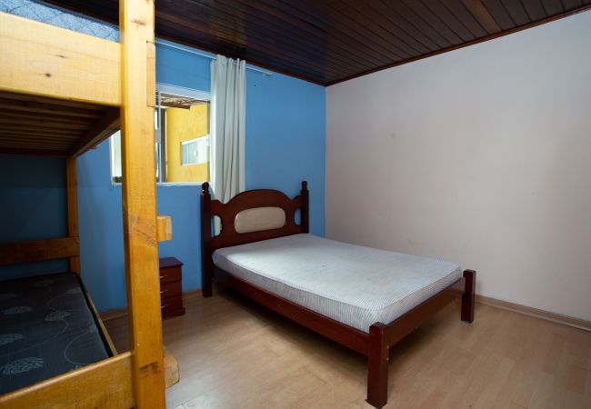 Casa em Ibiúna - Chácara c piscina, churrasqueira e Wi-Fi em Ibiúna Casa em Ibiúna - Chácara c piscina, churrasqueira e Wi-Fi em Ibiúna