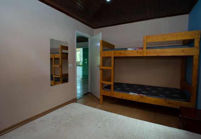 Casa em Ibiúna - Chácara c piscina, churrasqueira e Wi-Fi em Ibiúna Casa em Ibiúna - Chácara c piscina, churrasqueira e Wi-Fi em Ibiúna