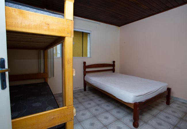 Casa em Ibiúna - Chácara c piscina, churrasqueira e Wi-Fi em Ibiúna Casa em Ibiúna - Chácara c piscina, churrasqueira e Wi-Fi em Ibiúna