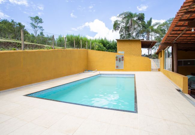 Casa em Ibiúna - Chácara c piscina, churrasqueira e Wi-Fi em Ibiúna Casa em Ibiúna - Chácara c piscina, churrasqueira e Wi-Fi em Ibiúna