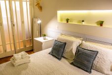 Quarto aconchegante e bem decorado