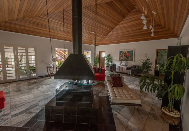 Casa em Campina Grande do Sul - Casa com Wi-Fi e lazer em Campina Grande do Sul Casa em Campina Grande do Sul - Casa com Wi-Fi e lazer em Campina Grande do Sul