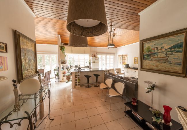 Casa em Campina Grande do Sul - Casa com Wi-Fi e lazer em Campina Grande do Sul Casa em Campina Grande do Sul - Casa com Wi-Fi e lazer em Campina Grande do Sul