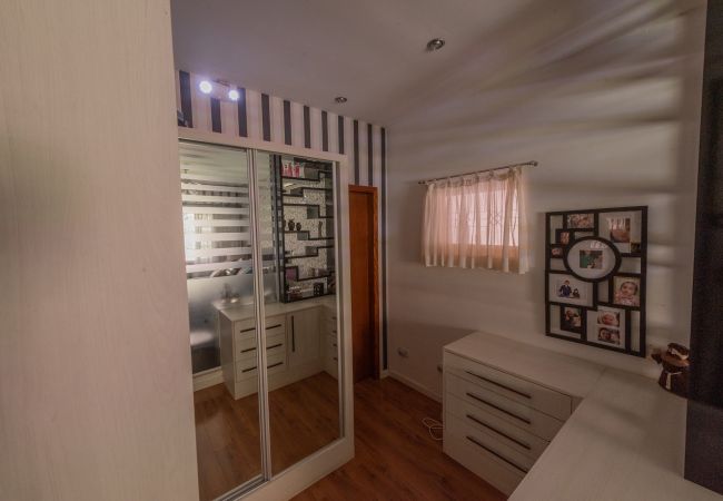 Casa em Campina Grande do Sul - Casa com Wi-Fi e lazer em Campina Grande do Sul Casa em Campina Grande do Sul - Casa com Wi-Fi e lazer em Campina Grande do Sul