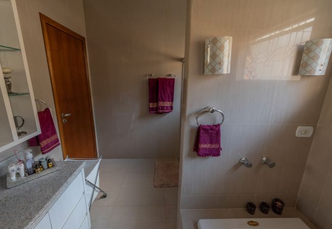 Casa em Campina Grande do Sul - Casa com Wi-Fi e lazer em Campina Grande do Sul Casa em Campina Grande do Sul - Casa com Wi-Fi e lazer em Campina Grande do Sul