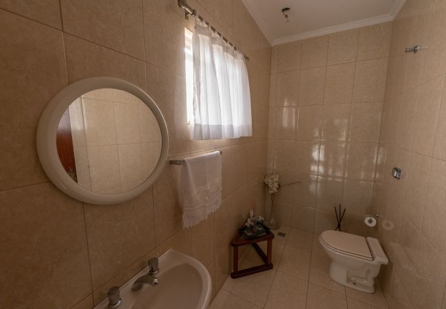 Casa em Campina Grande do Sul - Casa com Wi-Fi e lazer em Campina Grande do Sul Casa em Campina Grande do Sul - Casa com Wi-Fi e lazer em Campina Grande do Sul