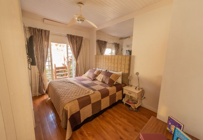 Casa em Campina Grande do Sul - Casa com Wi-Fi e lazer em Campina Grande do Sul Casa em Campina Grande do Sul - Casa com Wi-Fi e lazer em Campina Grande do Sul