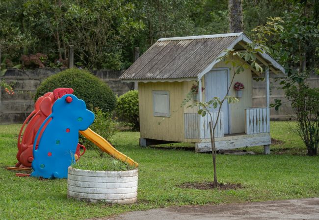 Casa em Campina Grande do Sul - Casa com Wi-Fi e lazer em Campina Grande do Sul Casa em Campina Grande do Sul - Casa com Wi-Fi e lazer em Campina Grande do Sul