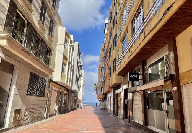 Apartamento em Las Palmas de Gran Canaria - HomeForGuest Acogedor apartamento junto a Las Canteras Apartamento em Las Palmas de Gran Canaria - HomeForGuest Acogedor apartamento junto a Las Canteras