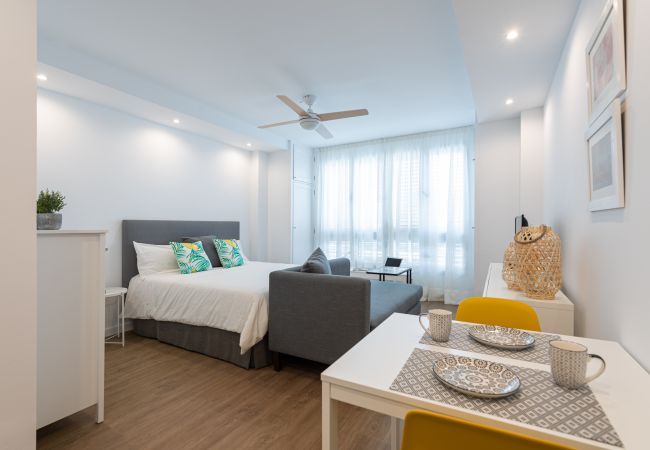 Apartamento em Las Palmas de Gran Canaria - HomeForGuest Acogedor apartamento junto a Las Canteras