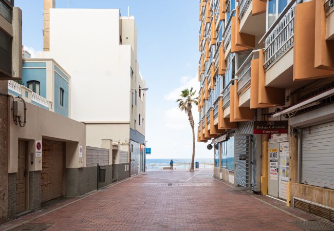Apartamento em Las Palmas de Gran Canaria - HomeForGuest Acogedor apartamento junto a Las Canteras Apartamento em Las Palmas de Gran Canaria - HomeForGuest Acogedor apartamento junto a Las Canteras