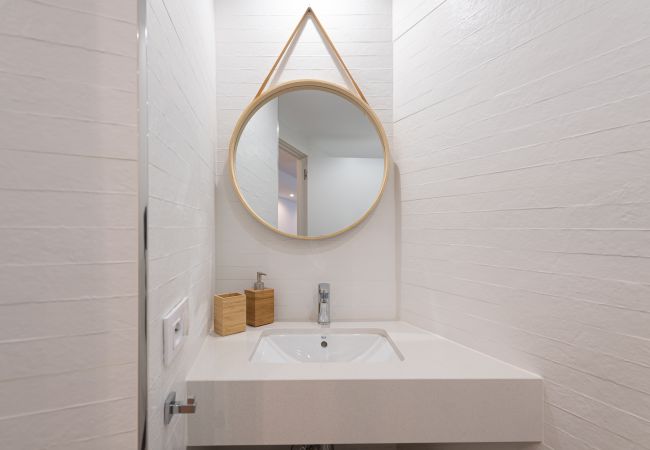 Apartamento em Las Palmas de Gran Canaria - HomeForGuest Acogedor apartamento junto a Las Canteras Apartamento em Las Palmas de Gran Canaria - HomeForGuest Acogedor apartamento junto a Las Canteras