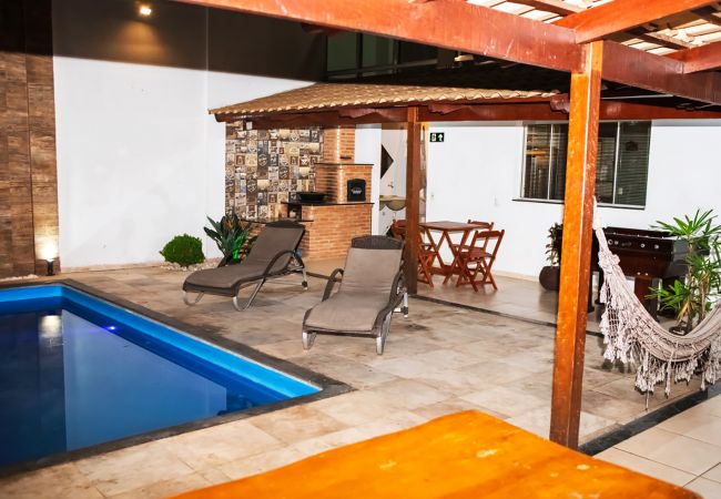 Casa em Divinópolis - Linda casa de alto padrão com Wi-Fi e lazer em MG Casa em Divinópolis - Linda casa de alto padrão com Wi-Fi e lazer em MG
