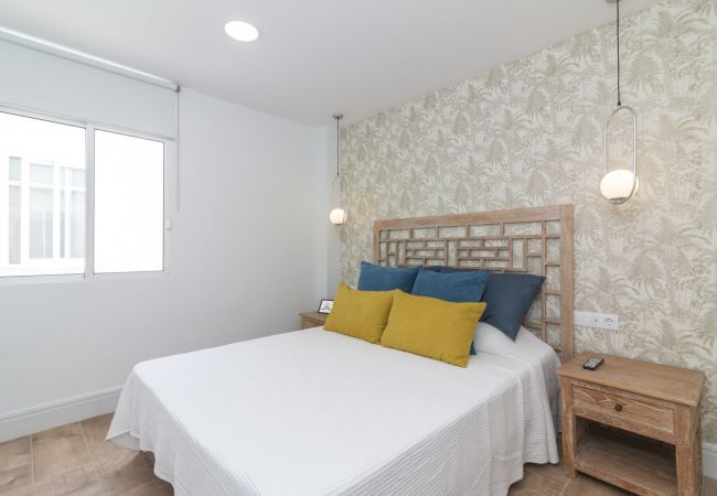 Apartamento em Los Cristianos - HomeForGuest Ático Cecilia con terraza y vistas al mar en Los Cristianos Apartamento em Los Cristianos - HomeForGuest Ático Cecilia con terraza y vistas al mar en Los Cristianos