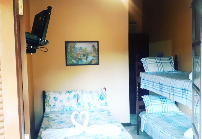 Apartamento em Paraty - Quarto de pousada com Wi-Fi em Paraty, RJ Apartamento em Paraty - Quarto de pousada com Wi-Fi em Paraty, RJ