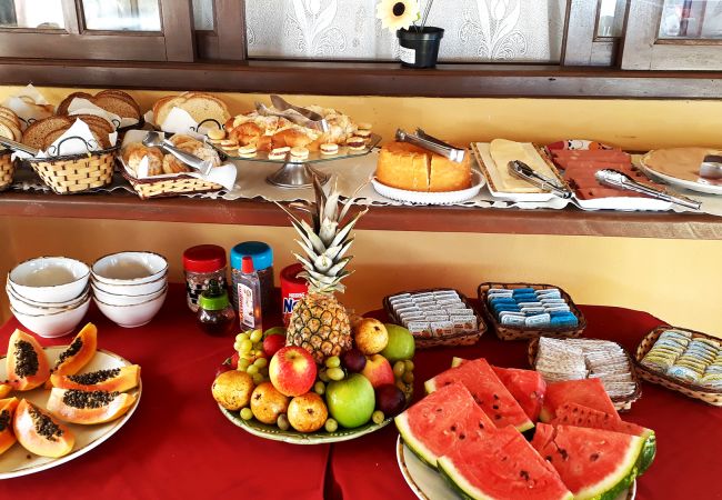 Apartamento em Paraty - Quarto de pousada com Wi-Fi em Paraty, RJ Apartamento em Paraty - Quarto de pousada com Wi-Fi em Paraty, RJ