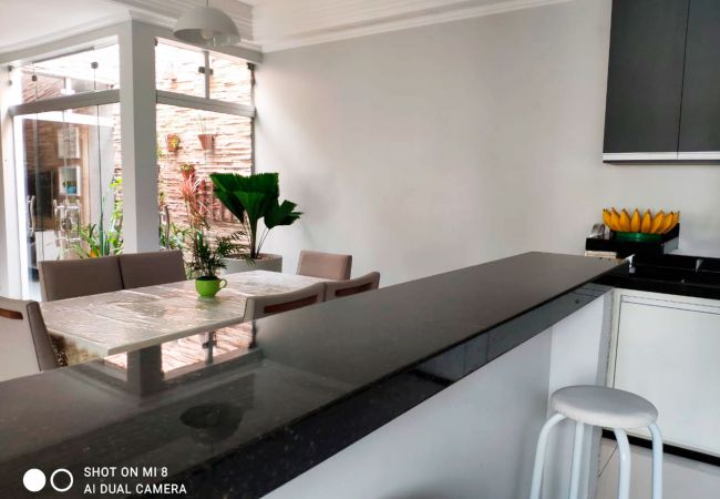 Casa em Porto Seguro - NOVO: Casa com ótima localização em Porto Seguro  Casa em Porto Seguro - NOVO: Casa com ótima localização em Porto Seguro