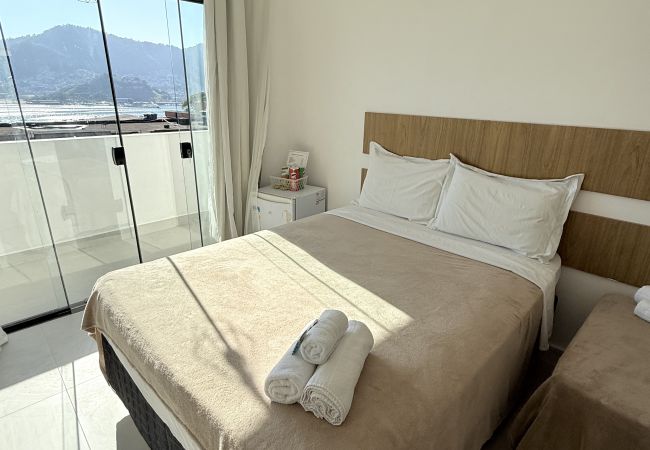 Quarto em Angra dos Reis - Suítes com Vista para o Mar no Marinas 7 Quarto em Angra dos Reis - Suítes com Vista para o Mar no Marinas 7