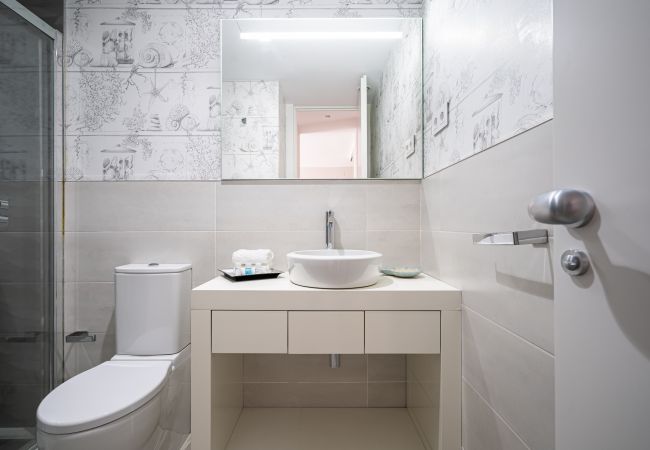 Apartamento em Madrid - PALACIO REAL - MADRID, 2HH, 2 BAÑOS, 6 PAX  Apartamento em Madrid - PALACIO REAL - MADRID, 2HH, 2 BAÑOS, 6 PAX