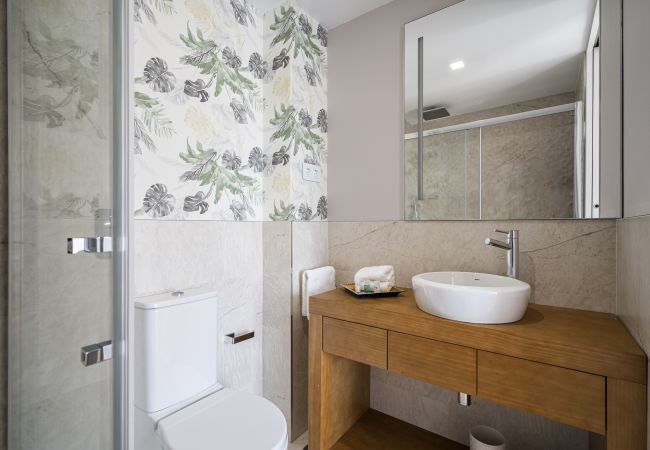 Apartamento em Madrid - PALACIO REAL - MADRID, 2HH, 2 BAÑOS, 6 PAX  Apartamento em Madrid - PALACIO REAL - MADRID, 2HH, 2 BAÑOS, 6 PAX