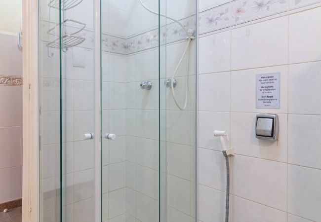 Apartamento em Rio de Janeiro - 5 minutos da praia de Copacabana | STC905 Apartamento em Rio de Janeiro - 5 minutos da praia de Copacabana | STC905