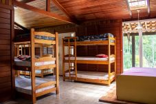 Casa em Mairiporã - Casa de campo c piscina e churrasq em Mairiporã/SP