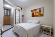 Apartamento em Rio de Janeiro - 2 minutos da praia de Copacabana | A303
