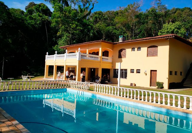 Casa em Atibaia - Lindo sitio c lago e lazer completo em Atibaia/SP