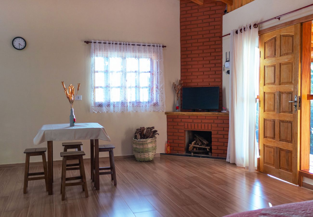 Apartamento em Sapucaí-Mirim - Aconchegante chalé com Wi-Fi em Sapucaí Mirim/MG