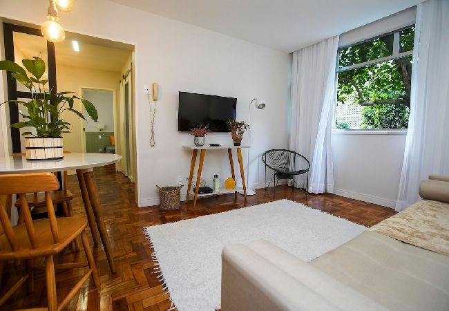 Apartamento em Rio de Janeiro - ATA504| Apto moderno próximo a Praia do Leblon