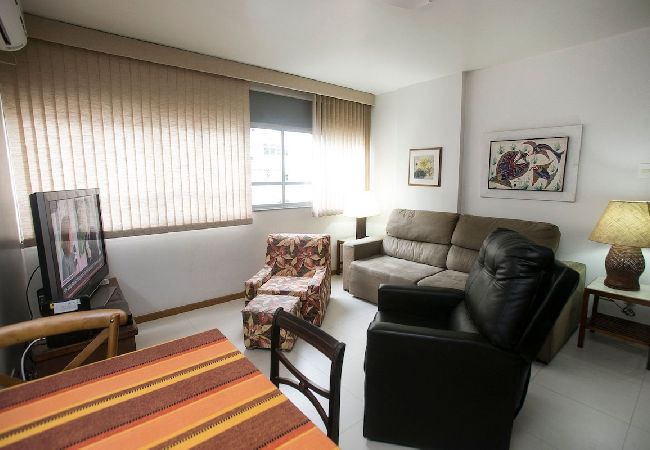 Apartamento em Rio de Janeiro - ATA304| Apartamento com Sala Ampliada no Leblon