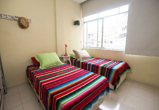 Apartamento em Rio de Janeiro - NS907| Quarto e Sala Funcional em Copacabana Apartamento em Rio de Janeiro - NS907| Quarto e Sala Funcional em Copacabana