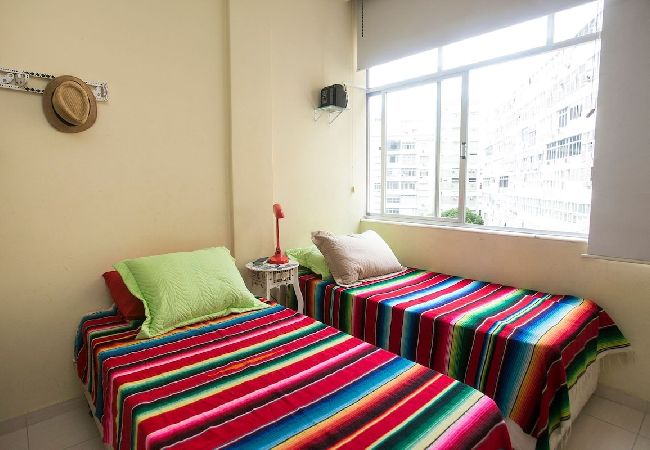 Apartamento em Rio de Janeiro - NS907| Quarto e Sala Funcional em Copacabana Apartamento em Rio de Janeiro - NS907| Quarto e Sala Funcional em Copacabana
