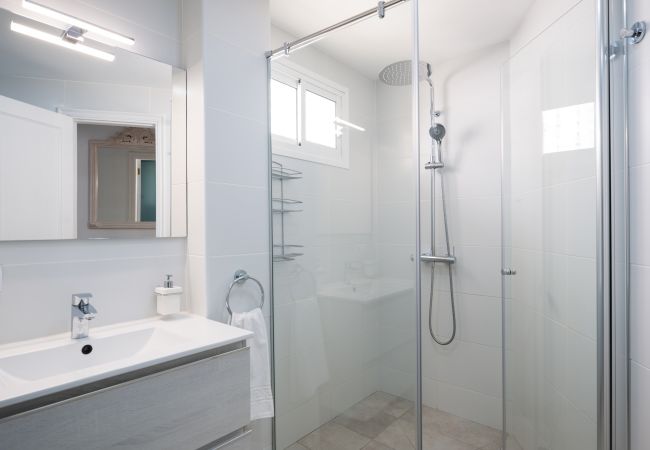 Apartamento em Adeje - HomeForGuest APARTAMENTO CON PISCIN A A 50M DEL MAR EN LA CALETA  Apartamento em Adeje - HomeForGuest APARTAMENTO CON PISCIN A A 50M DEL MAR EN LA CALETA