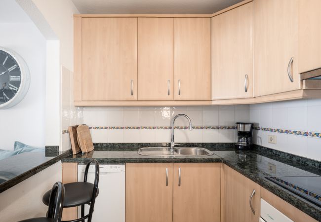 Apartamento em Adeje - HomeForGuest APARTAMENTO CON PISCIN A A 50M DEL MAR EN LA CALETA  Apartamento em Adeje - HomeForGuest APARTAMENTO CON PISCIN A A 50M DEL MAR EN LA CALETA