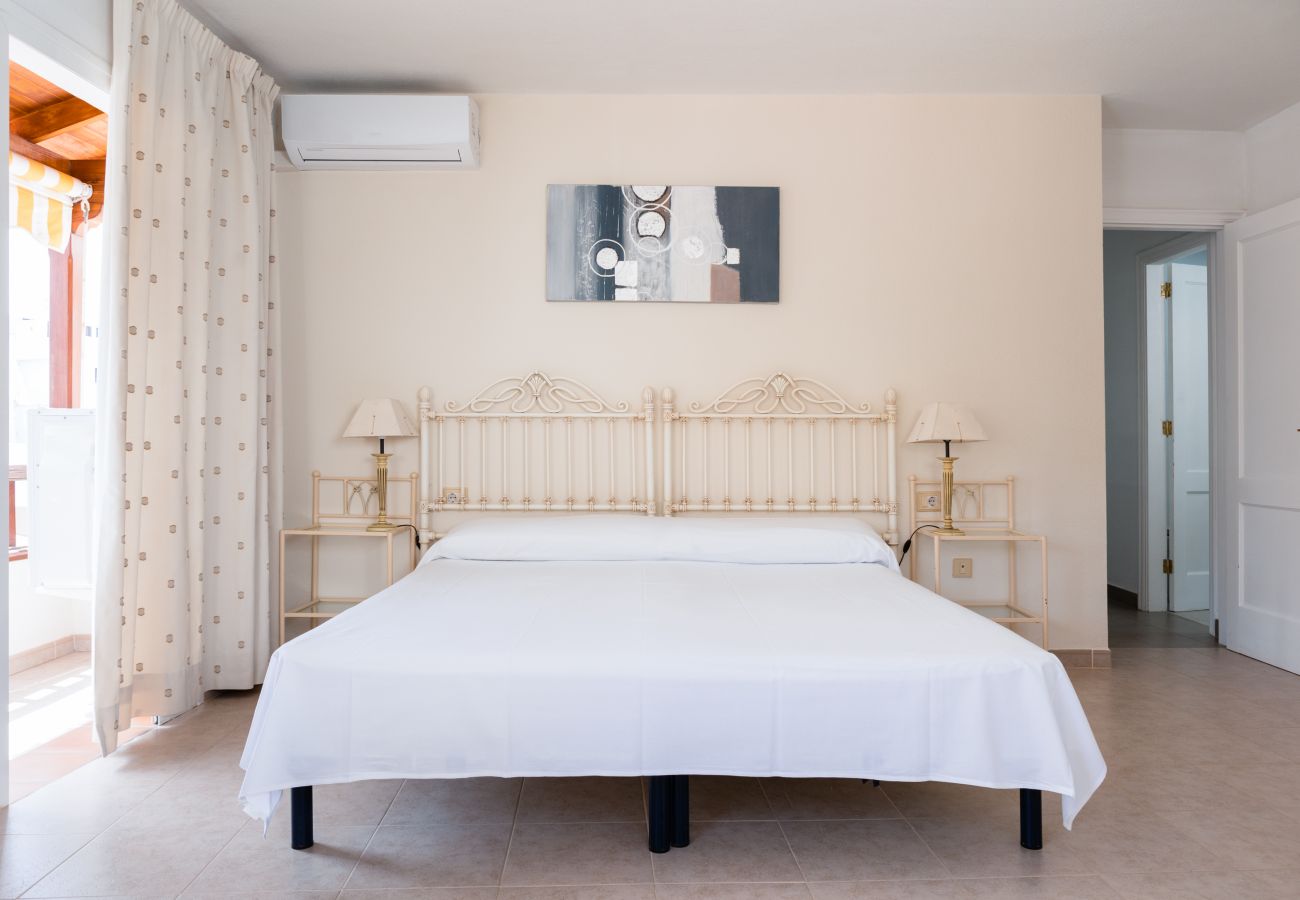 Apartamento em Adeje - HomeForGuest APARTAMENTO CON PISCIN A A 50M DEL MAR EN LA CALETA  Apartamento em Adeje - HomeForGuest APARTAMENTO CON PISCIN A A 50M DEL MAR EN LA CALETA