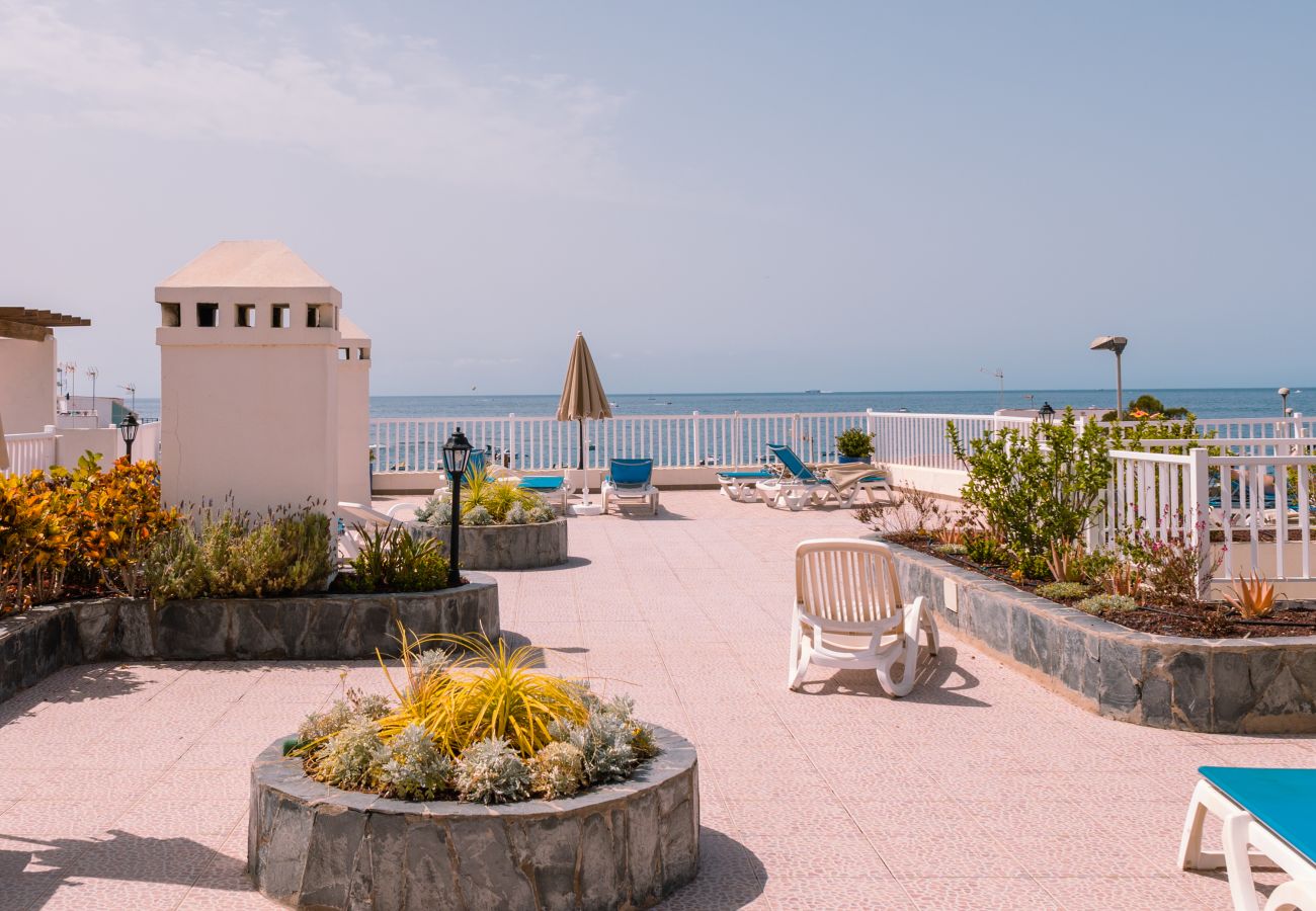 Apartamento em Adeje - HomeForGuest APARTAMENTO CON PISCIN A A 50M DEL MAR EN LA CALETA  Apartamento em Adeje - HomeForGuest APARTAMENTO CON PISCIN A A 50M DEL MAR EN LA CALETA