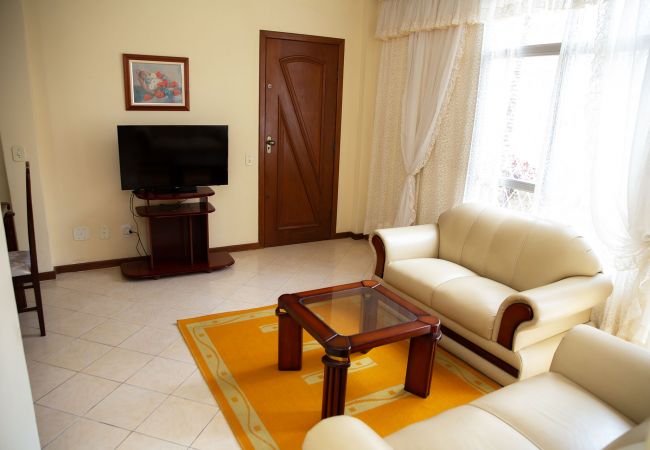 Apartamento em Vila Velha - Apto agradável a 600m a pé do mar, em Itapuã/ES