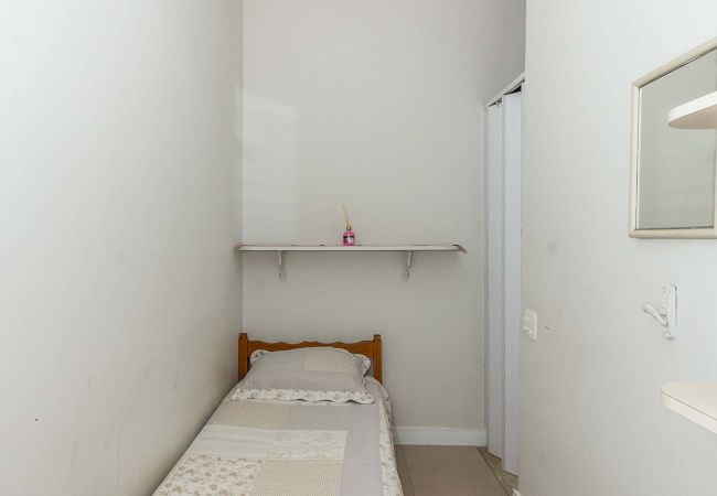 Apartamento em Rio de Janeiro - Apto com WiFi e ótima localização, Laranjeiras/RJ Apartamento em Rio de Janeiro - Apto com WiFi e ótima localização, Laranjeiras/RJ