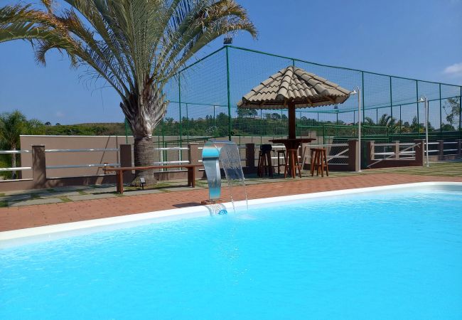 Casa em Jarinu - Chácara com piscina e muito lazer em Jarinu/SP