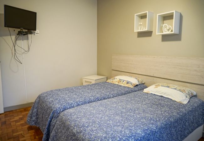 Apartamento em Rio de Janeiro - SCL206| Quarto e sala moderno em Botafogo Apartamento em Rio de Janeiro - SCL206| Quarto e sala moderno em Botafogo