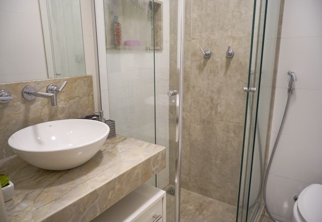 Apartamento em Rio de Janeiro - SCL206| Quarto e sala moderno em Botafogo Apartamento em Rio de Janeiro - SCL206| Quarto e sala moderno em Botafogo